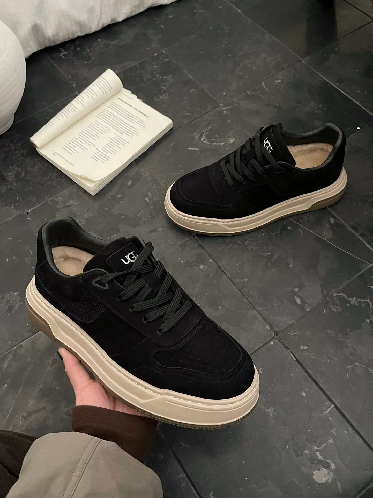 Men's men's shoes 💰600 𝐔𝐆𝐆 | Work sneakers Duicun, selected first-layer cow nubuck, simple, retro style, super good-looking, exclusive private model outsole, comfortable and good anti-slip effect, real wool lining, must be arranged for autumn and winter matching!   Size：39-46